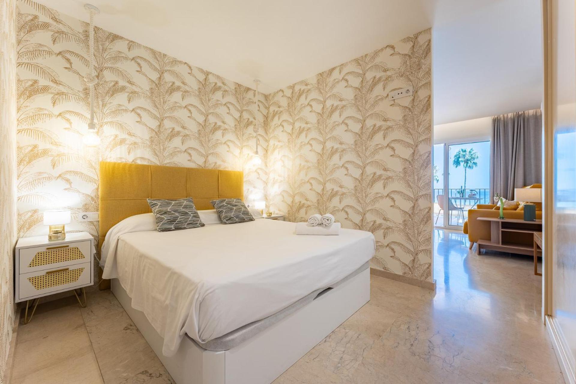 Malagasuite Las Palmeras Torremolinos Exterior photo